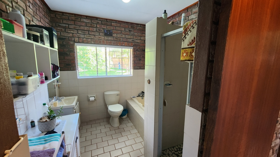 5 Bedroom Property for Sale in Dana Bay Western Cape